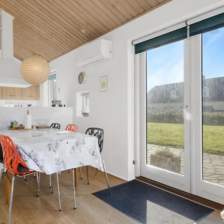 Experience The Sea View From Hyldevej 6 In Nr Lyngby! Hébergement de vacances